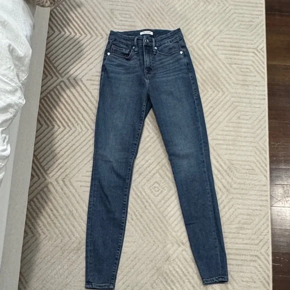 good American good legs crop jeans
size 25
worn once - Picture 2 of 4